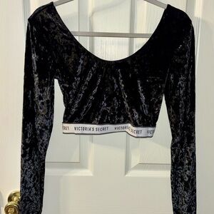 Victoria Secret Black Velvet Long Sleeve Crop Top Size Medium Never Worn